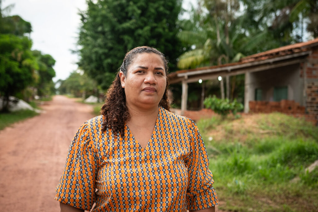 Queila Couto, a quilombola lawyer and member of the civil society organization, MALUNGU, which works on behalf of quilombola people. She was responsible for raising public awareness about the questionable practices carried out by carbon credit companies in quilombola communities in Pará, Brazil. Credit: Cícero Pedrosa Neto